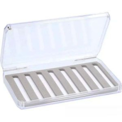 Коробка для мушек и мормышек Mikado Fly на магнитах (18,5x12,5x2,40сm) водонепроницаемая (Арт.UAM-134-MAG)