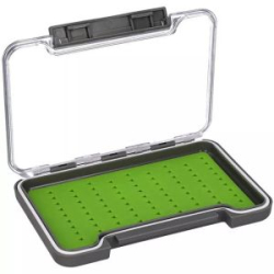 Коробка для мормышек и мушек Mikado ( 13,7 х 9,5 х 1,6см ) прозрачная, водонепроницаемая (Арт.UAM-96SB-GY)